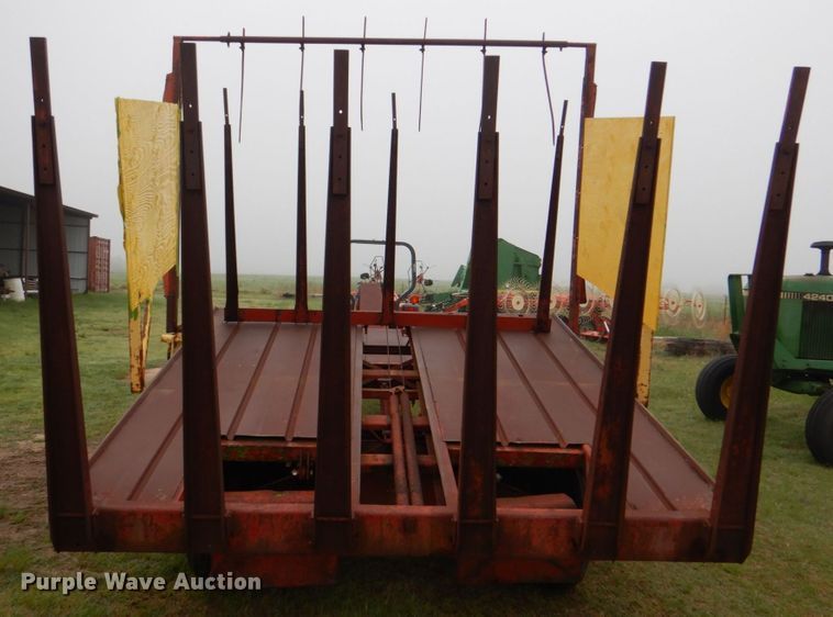 image for item KP9150 New Holland Stackliner 1033  bale stacker