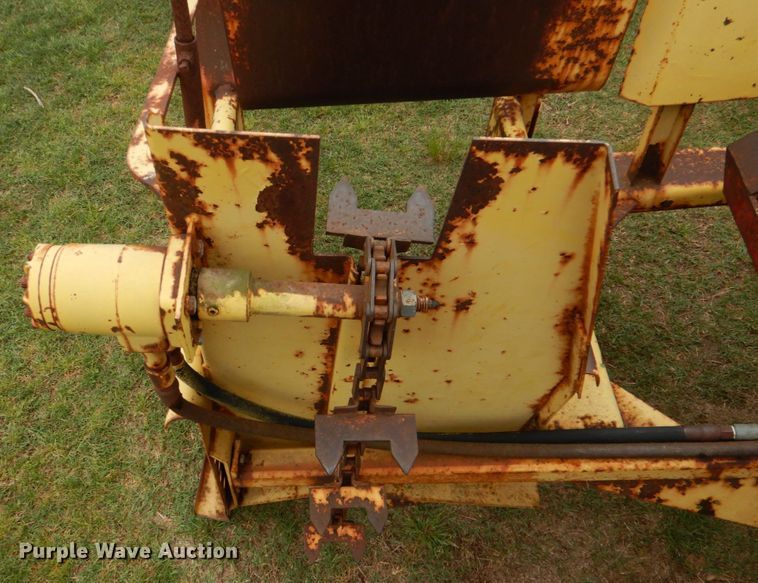 image for item KP9150 New Holland Stackliner 1033  bale stacker