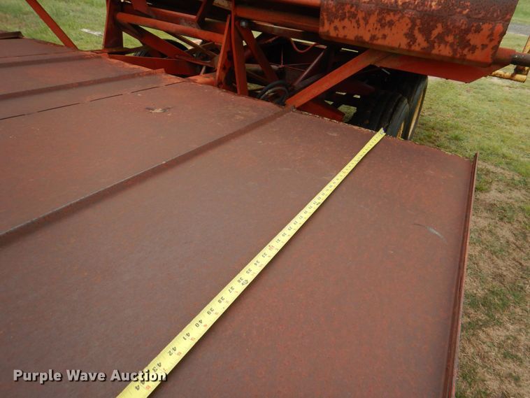 image for item KP9150 New Holland Stackliner 1033  bale stacker