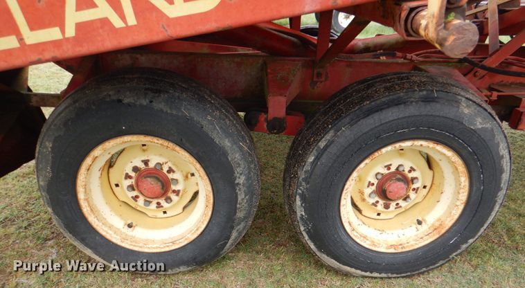 image for item KP9150 New Holland Stackliner 1033  bale stacker