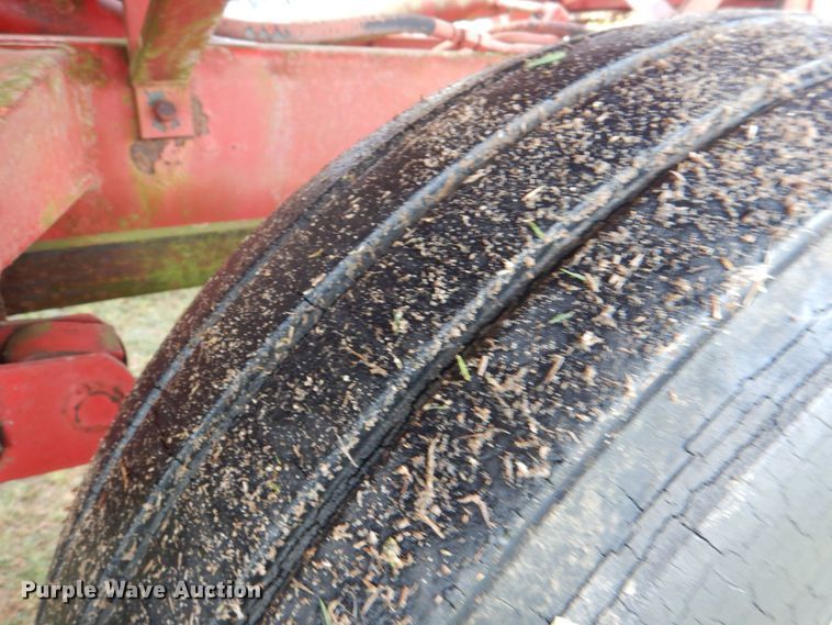 image for item KP9150 New Holland Stackliner 1033  bale stacker