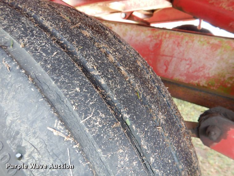 image for item KP9150 New Holland Stackliner 1033  bale stacker