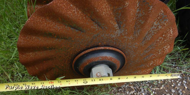 image for item KP9151 Great Plains 1000 Turbo-Max  vertical tillage