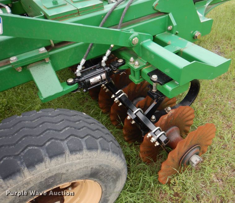 image for item KP9151 Great Plains 1000 Turbo-Max  vertical tillage
