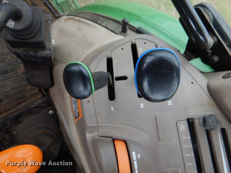 image for item KP9158 2018 John Deere 6105E  MFWD tractor