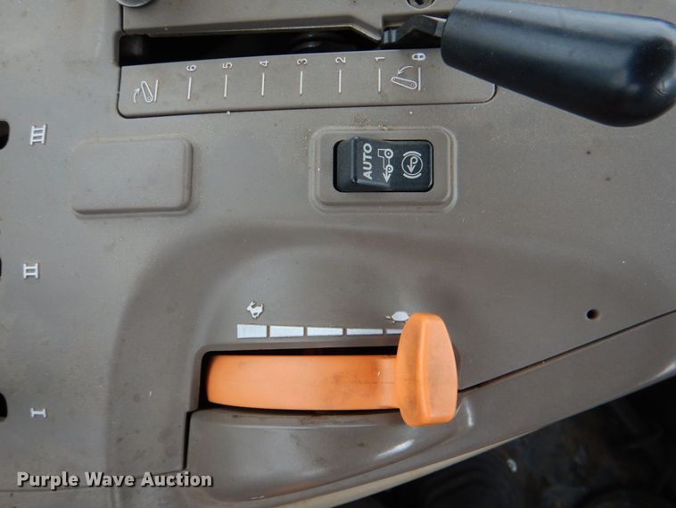 image for item KP9158 2018 John Deere 6105E  MFWD tractor