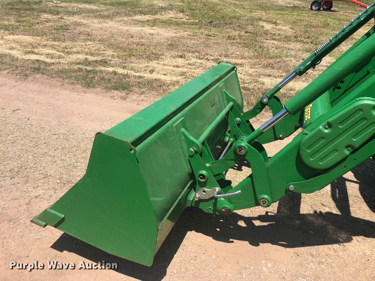 image for item KP9158 2018 John Deere 6105E  MFWD tractor