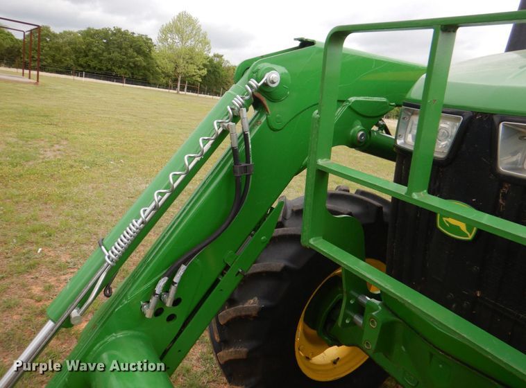 image for item KP9158 2018 John Deere 6105E  MFWD tractor