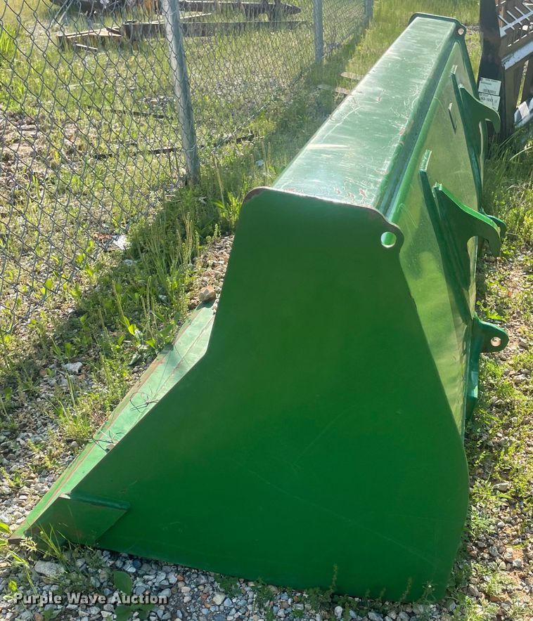 image for item KP9158 2018 John Deere 6105E  MFWD tractor