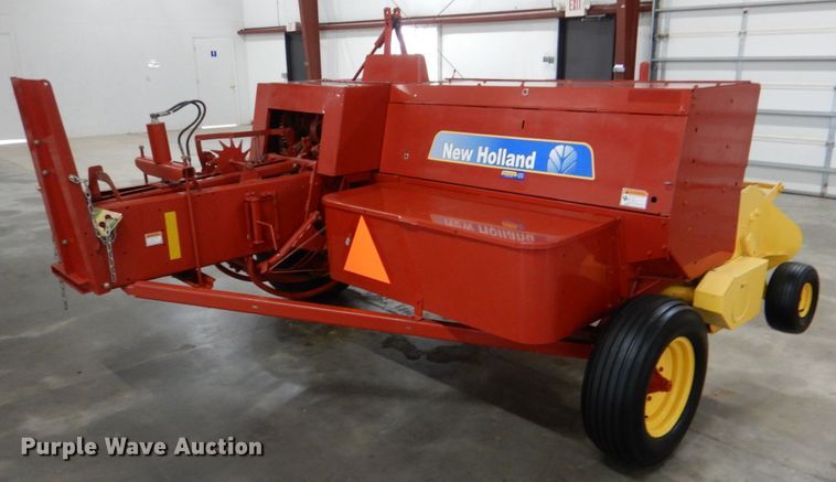 image for item KP9248 2010 New Holland BC5070  small square baler
