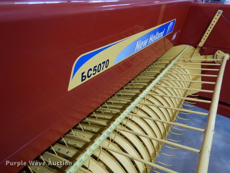 image for item KP9248 2010 New Holland BC5070  small square baler