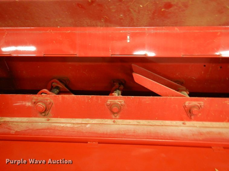 image for item KP9248 2010 New Holland BC5070  small square baler