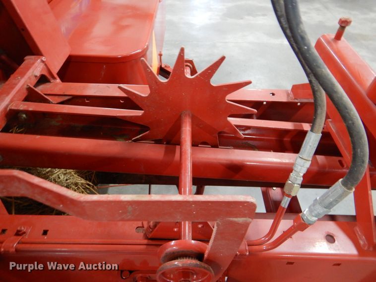 image for item KP9248 2010 New Holland BC5070  small square baler