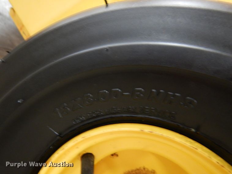 image for item KP9248 2010 New Holland BC5070  small square baler