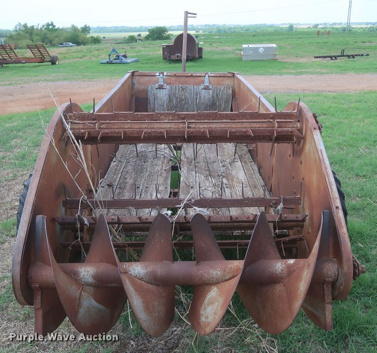image for item KR9862 Ferguson A-J0-20  manure spreader
