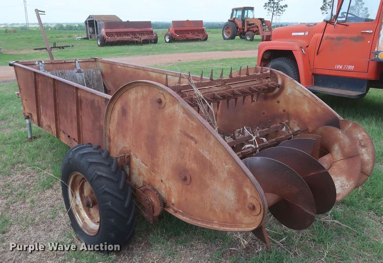 image for item KR9862 Ferguson A-J0-20  manure spreader