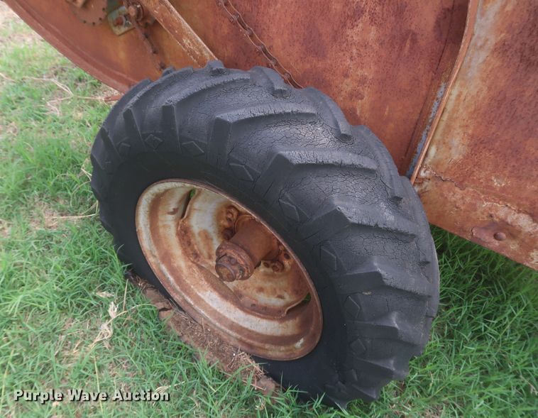 image for item KR9862 Ferguson A-J0-20  manure spreader