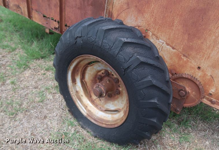 image for item KR9862 Ferguson A-J0-20  manure spreader