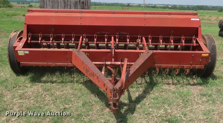 image for item KR9873 International 5100  grain drill