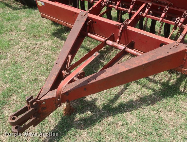 image for item KR9873 International 5100  grain drill