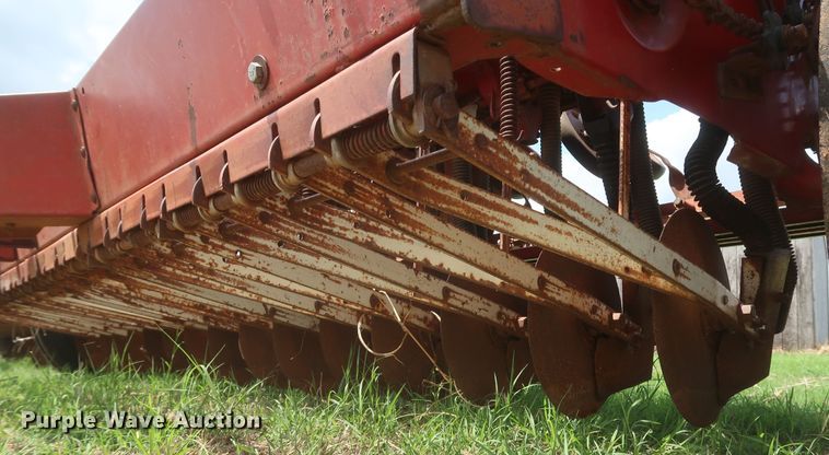 image for item KR9873 International 5100  grain drill