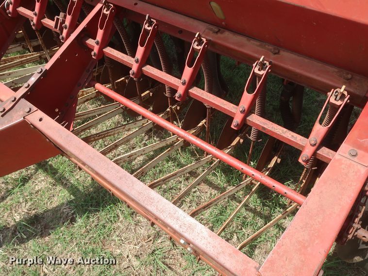 image for item KR9873 International 5100  grain drill