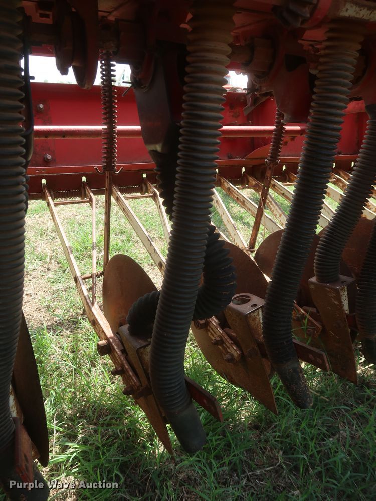 image for item KR9873 International 5100  grain drill