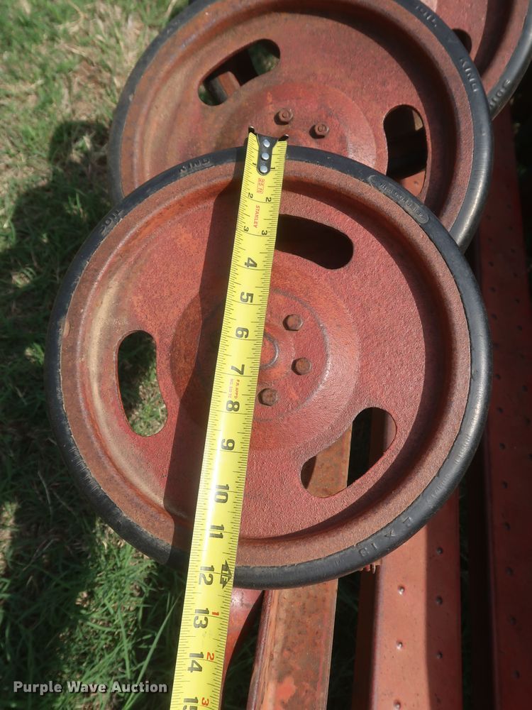 image for item KR9873 International 5100  grain drill