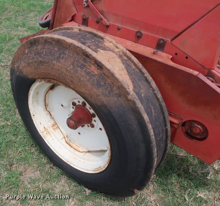 image for item KR9873 International 5100  grain drill