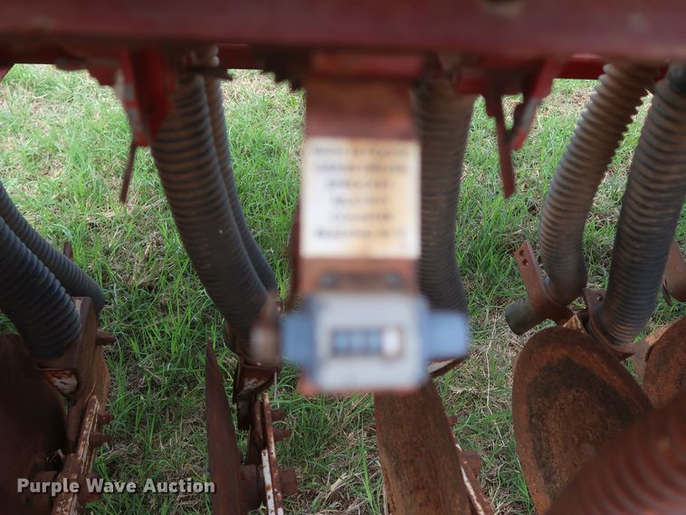 image for item KR9873 International 5100  grain drill