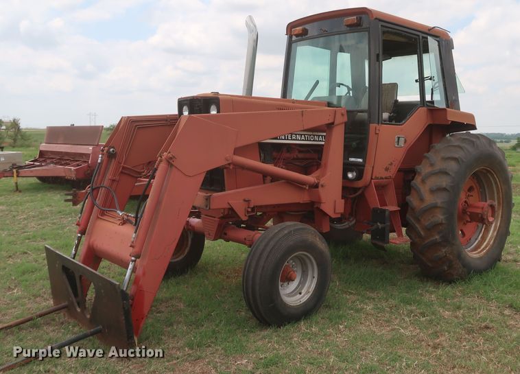 image for item KR9874 1981 International 1086  tractor