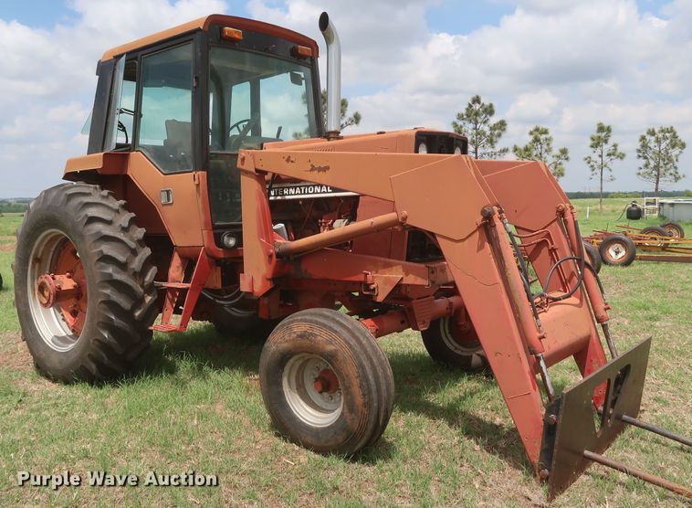 image for item KR9874 1981 International 1086  tractor