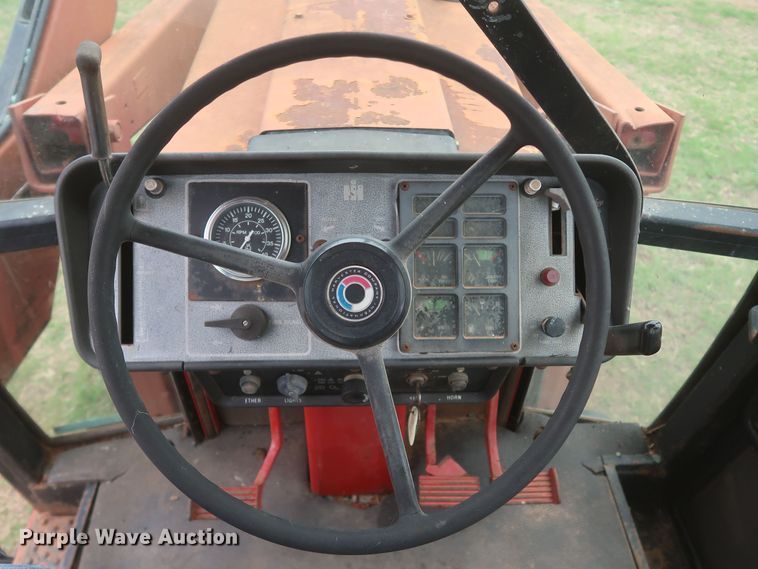 image for item KR9874 1981 International 1086  tractor