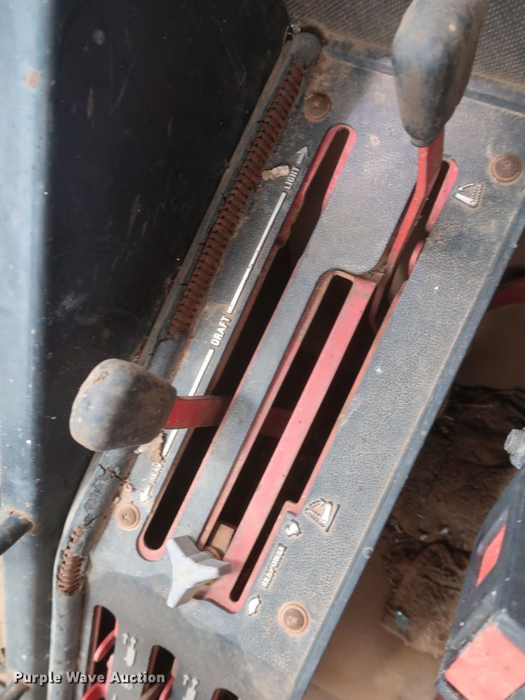 image for item KR9874 1981 International 1086  tractor