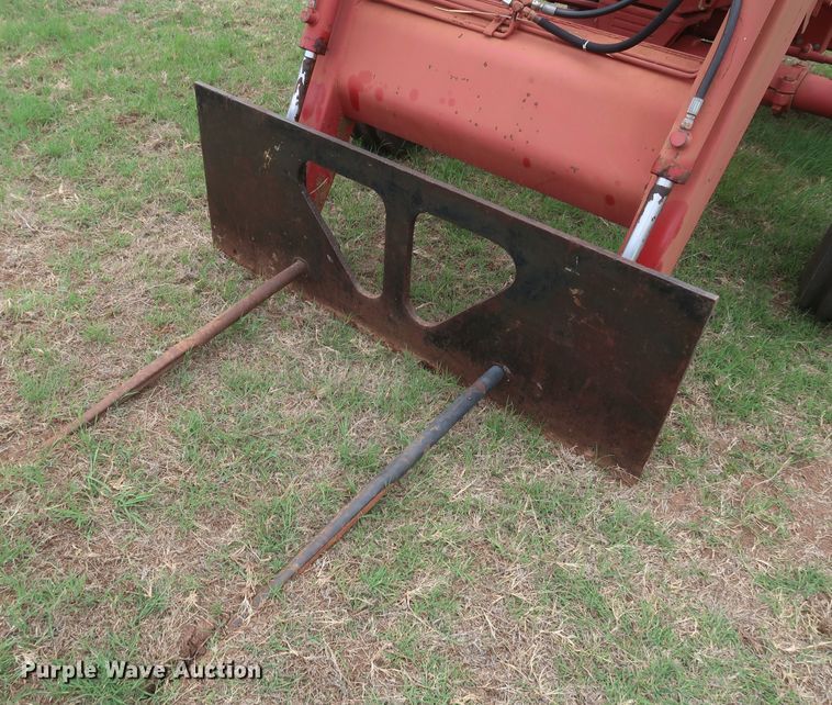 image for item KR9874 1981 International 1086  tractor