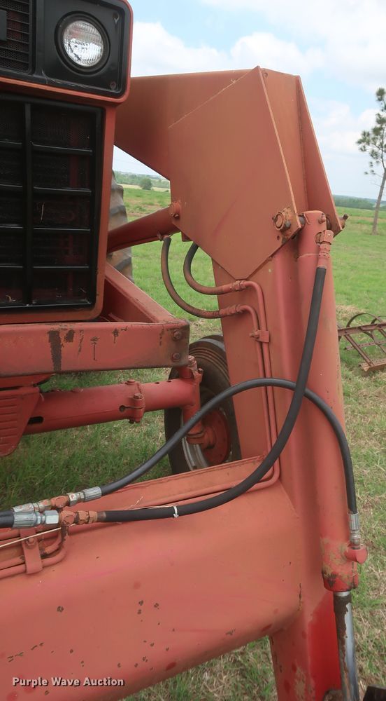 image for item KR9874 1981 International 1086  tractor