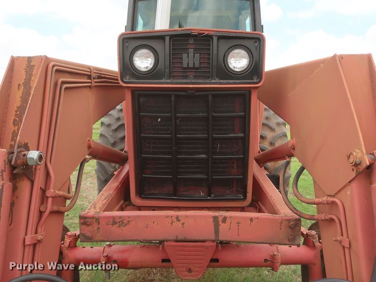 image for item KR9874 1981 International 1086  tractor