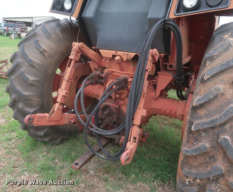 image for item KR9874 1981 International 1086  tractor
