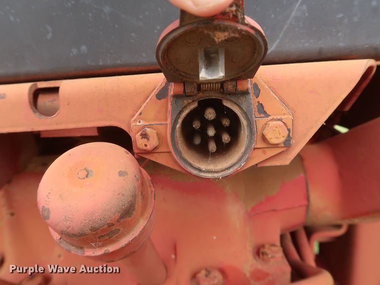 image for item KR9874 1981 International 1086  tractor