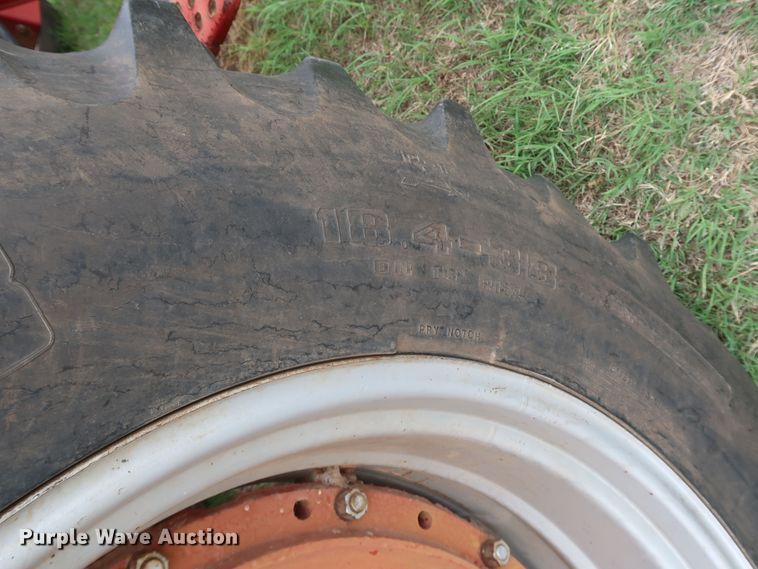 image for item KR9874 1981 International 1086  tractor