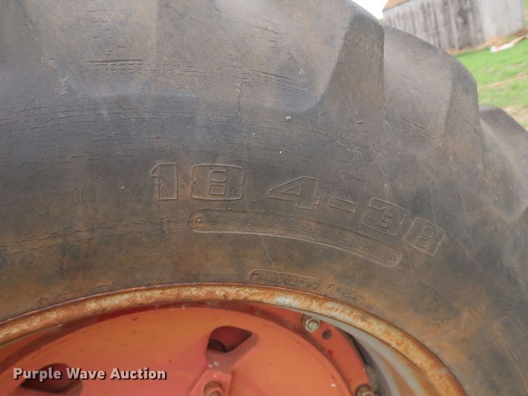 image for item KR9874 1981 International 1086  tractor