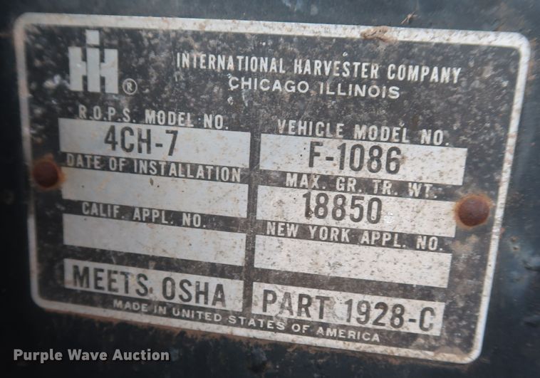 image for item KR9874 1981 International 1086  tractor