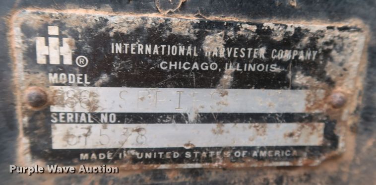 image for item KR9874 1981 International 1086  tractor