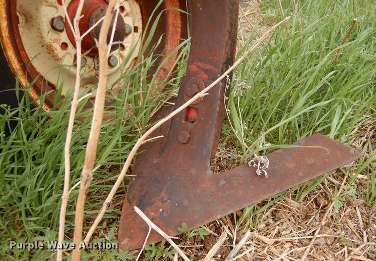 image for item LS9181 Krause 744A  field cultivator