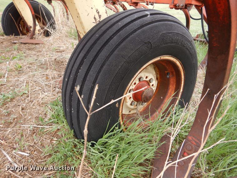 image for item LS9181 Krause 744A  field cultivator