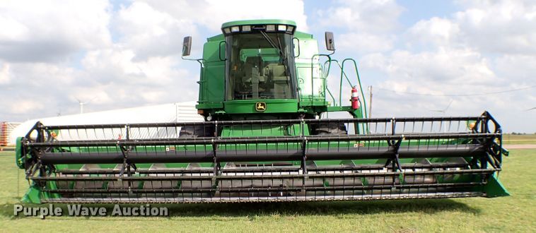 image for item MF9390 2004 John Deere 9560  combine