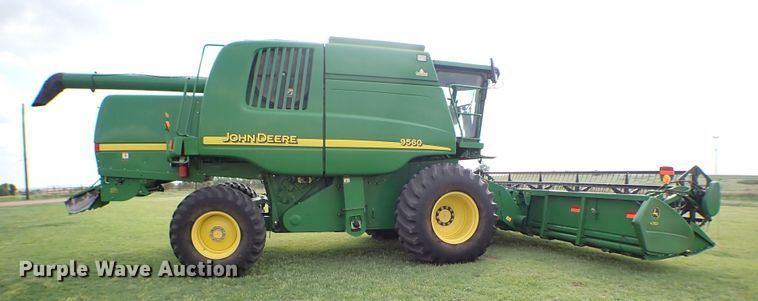 image for item MF9390 2004 John Deere 9560  combine