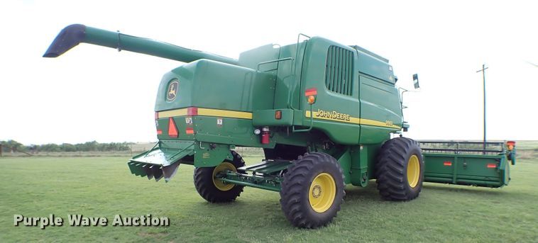 image for item MF9390 2004 John Deere 9560  combine