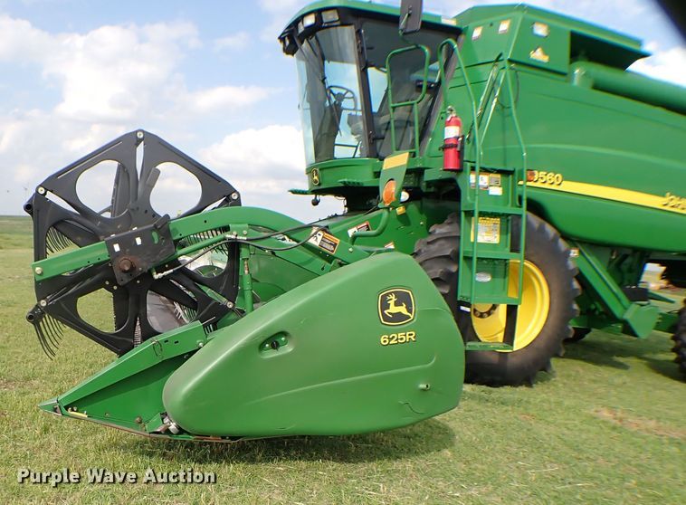 image for item MF9390 2004 John Deere 9560  combine
