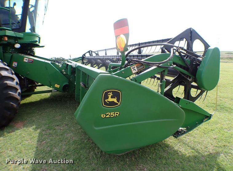 image for item MF9390 2004 John Deere 9560  combine